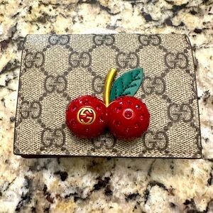 Gucci Cherries Supreme card holder/wallet
